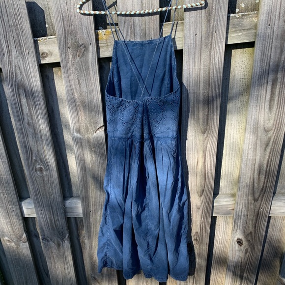 Dress - Picture 2 of 7